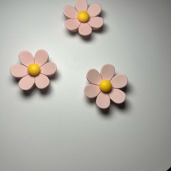 3 Daisy Fridge Magnets - Picture 12 of 17